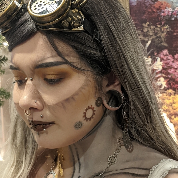 Meet your Posher, Emily (: ✨ - Picture 8 of 8